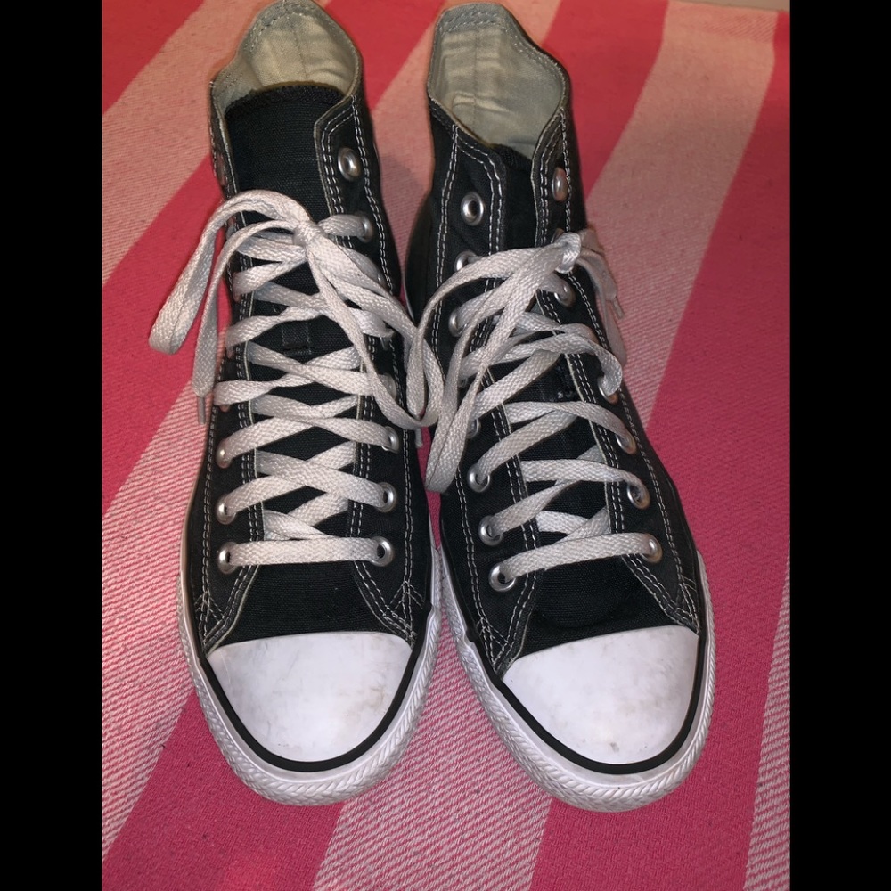 Unisex black and white high top converse